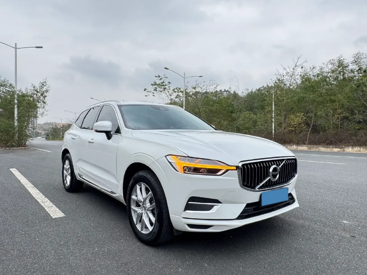 2020 Volvo XC60 2.0T 254HP L4 8AT,autocango,china used car exporter,china ev exporter,chinese used car exporter,chinese used ev exporter