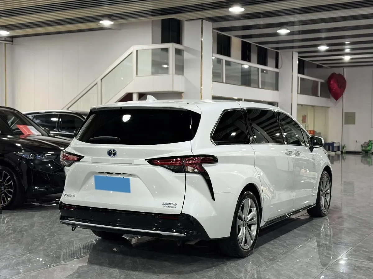 2024 Toyota Sienna 2.5L 189HP L4 E-CVT Hybrid,autocango,china used car exporter,china ev exporter,chinese used car exporter,chinese used ev exporter