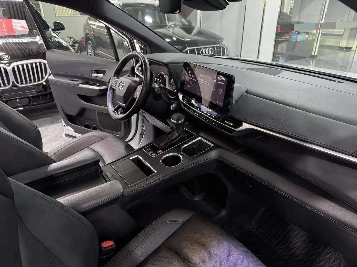 2024 Toyota Sienna 2.5L 189HP L4 E-CVT Hybrid,autocango,china used car exporter,china ev exporter,chinese used car exporter,chinese used ev exporter