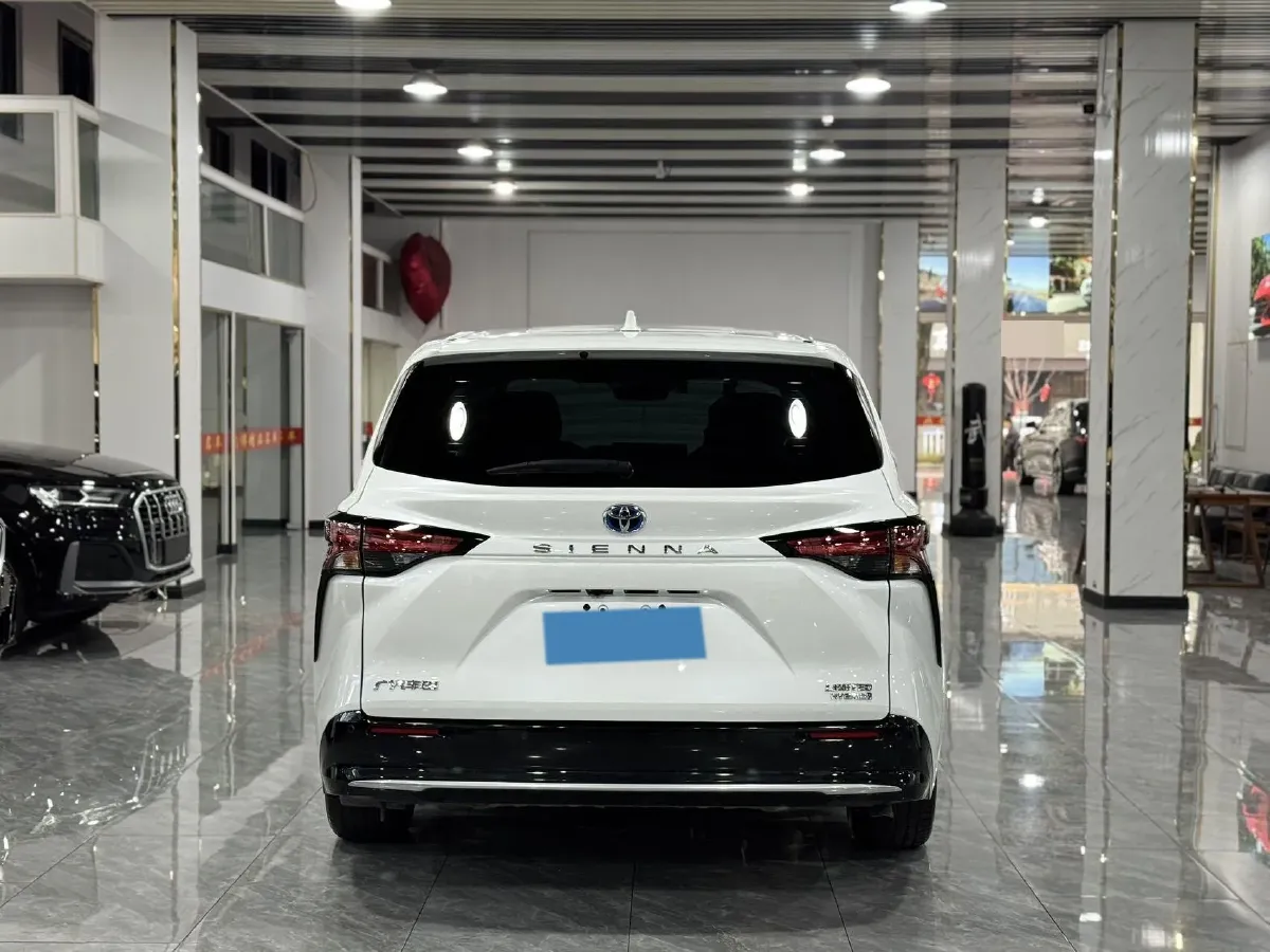 2024 Toyota Sienna 2.5L 189HP L4 E-CVT Hybrid,autocango,china used car exporter,china ev exporter,chinese used car exporter,chinese used ev exporter