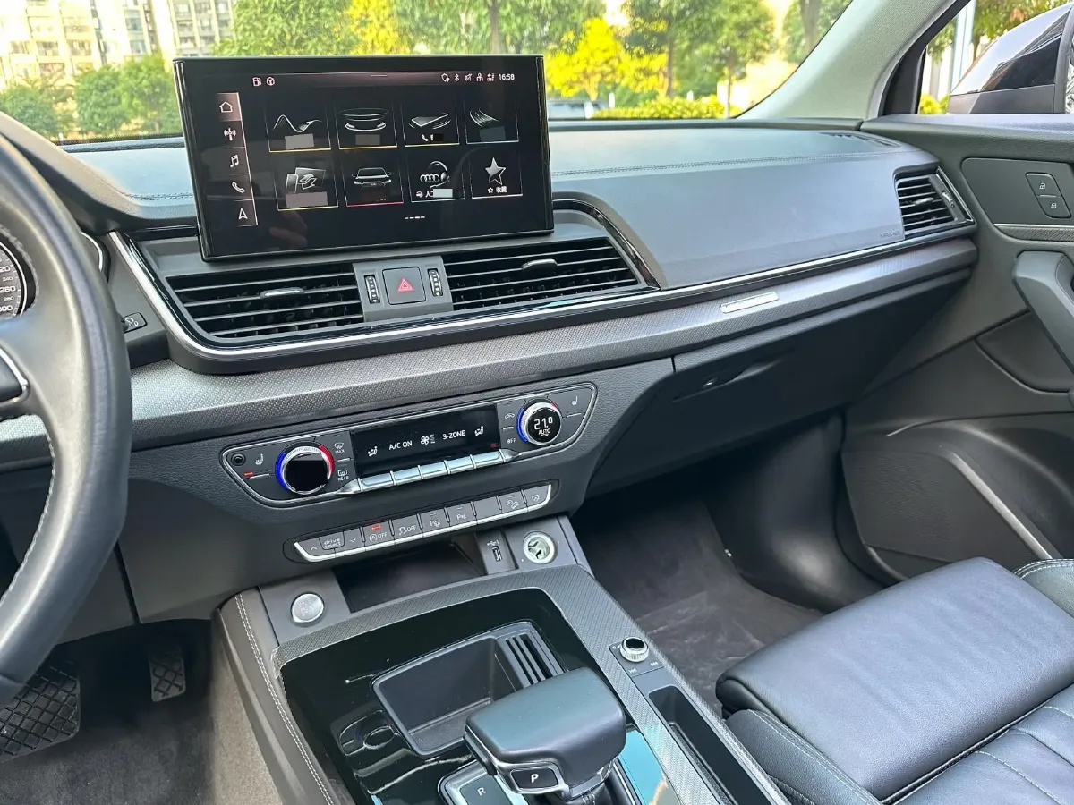 2022 Audi Q5L 2.0T 252HP L4 7DCT,autocango,china used car exporter,china ev exporter,chinese used car exporter,chinese used ev exporter