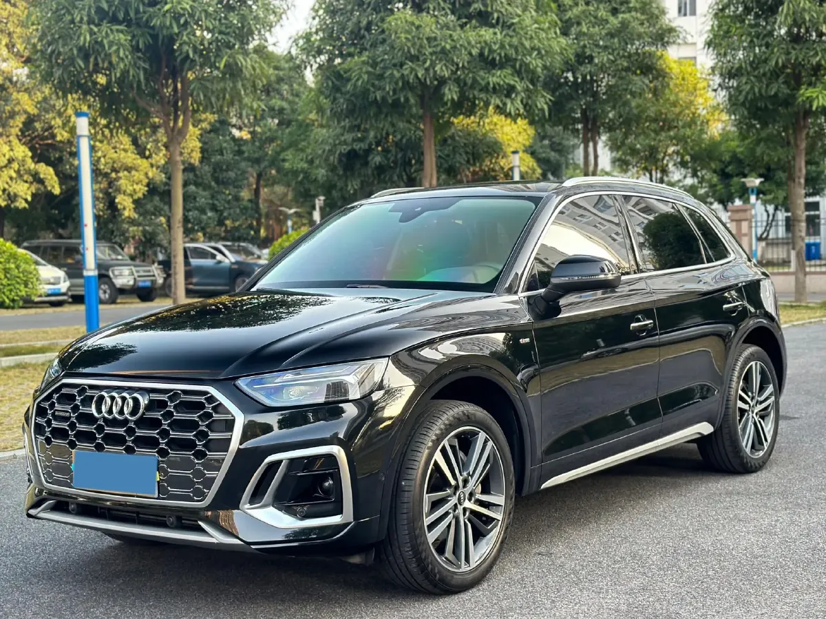 2022 Audi Q5L 2.0T 252HP L4 7DCT,autocango,china used car exporter,china ev exporter,chinese used car exporter,chinese used ev exporter