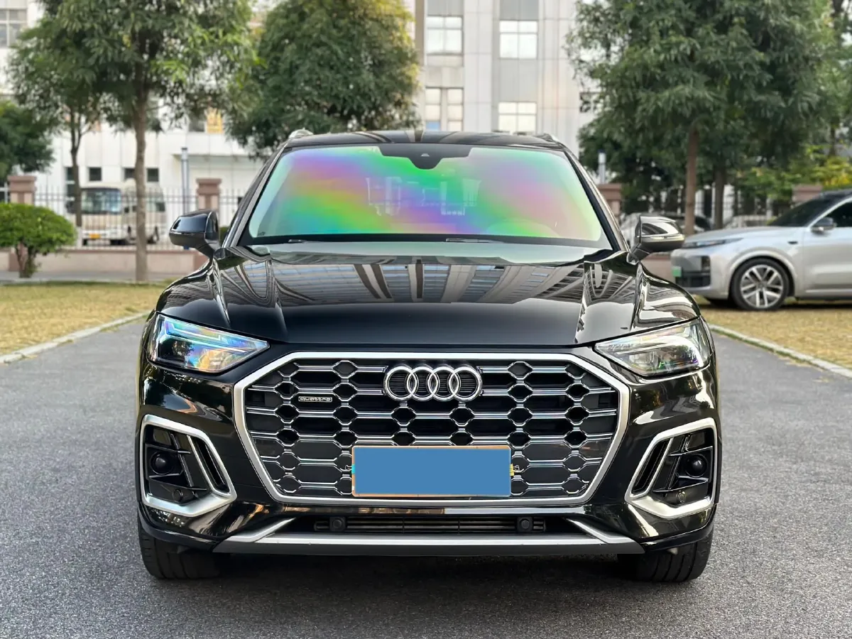 2022 Audi Q5L 2.0T 252HP L4 7DCT,autocango,china used car exporter,china ev exporter,chinese used car exporter,chinese used ev exporter