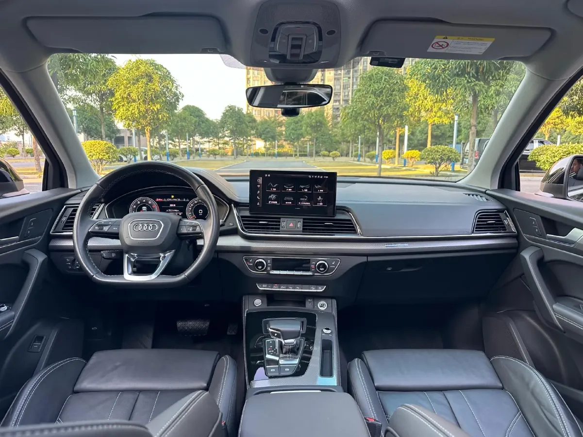 2022 Audi Q5L 2.0T 252HP L4 7DCT,autocango,china used car exporter,china ev exporter,chinese used car exporter,chinese used ev exporter