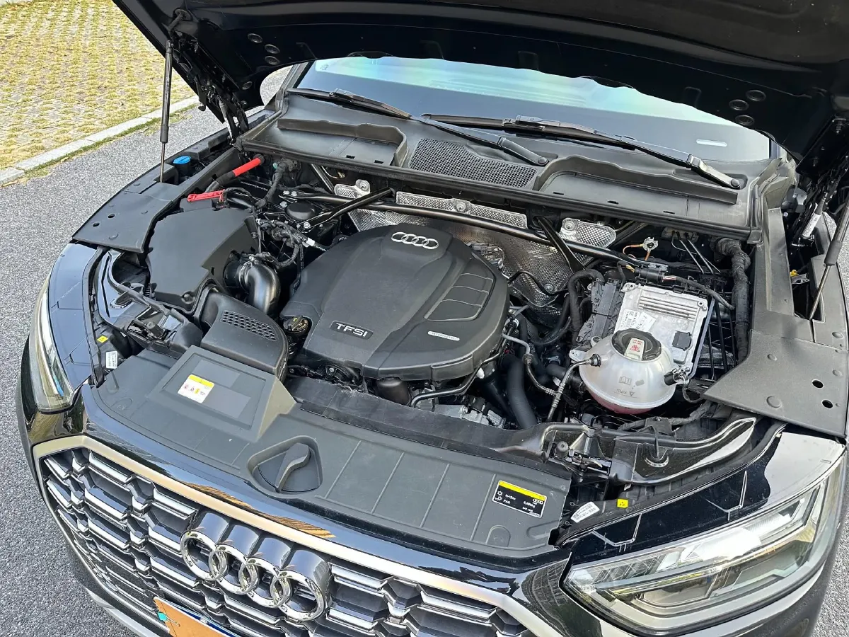 2022 Audi Q5L 2.0T 252HP L4 7DCT,autocango,china used car exporter,china ev exporter,chinese used car exporter,chinese used ev exporter