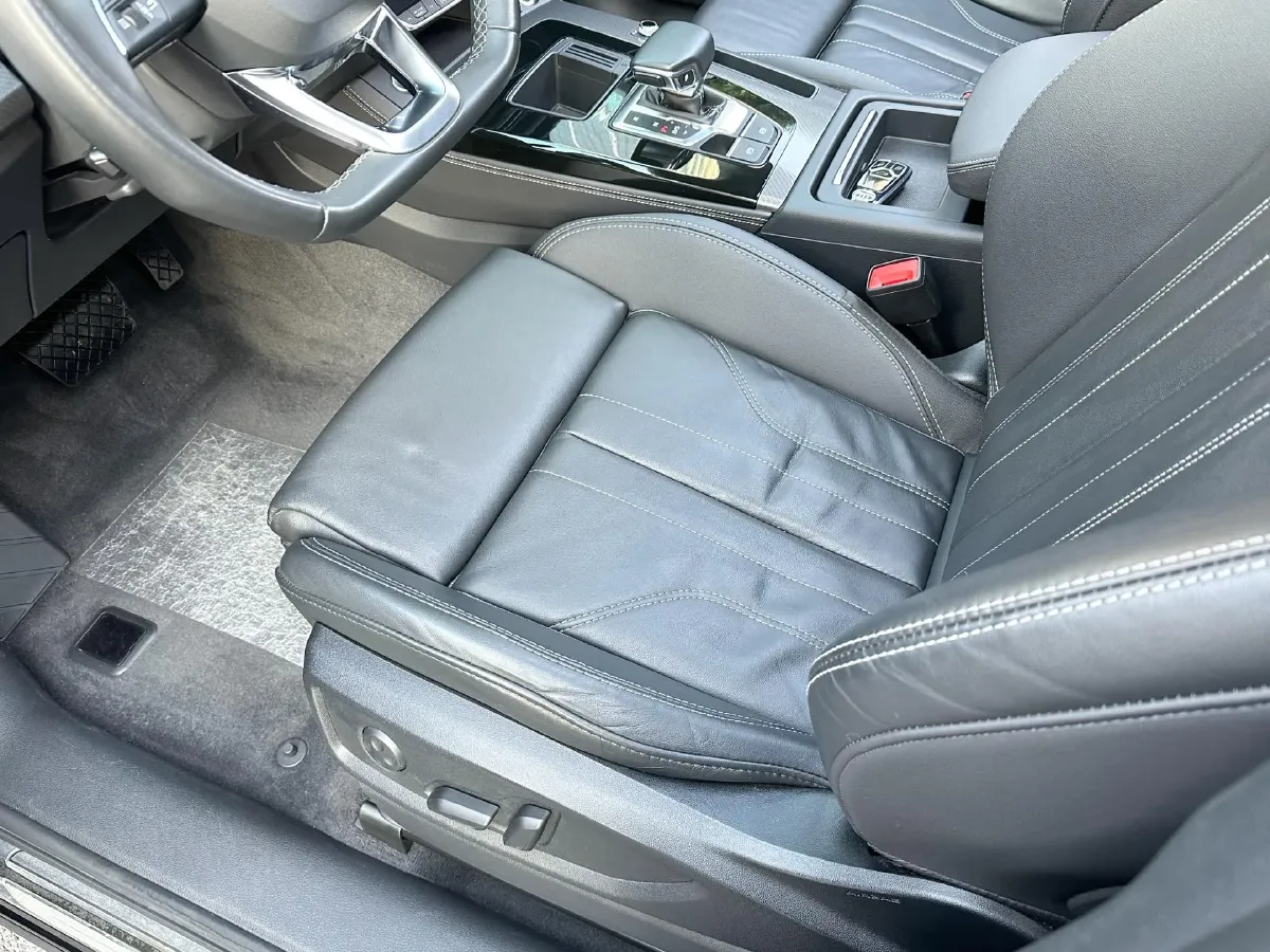 2022 Audi Q5L 2.0T 252HP L4 7DCT,autocango,china used car exporter,china ev exporter,chinese used car exporter,chinese used ev exporter