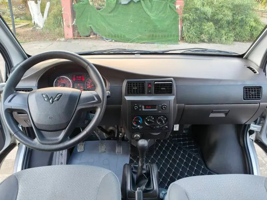 2021 WuLing RongGuang 1.5L 99HP L4 5MT,autocango,china used car exporter,china ev exporter,chinese used car exporter,chinese used ev exporter