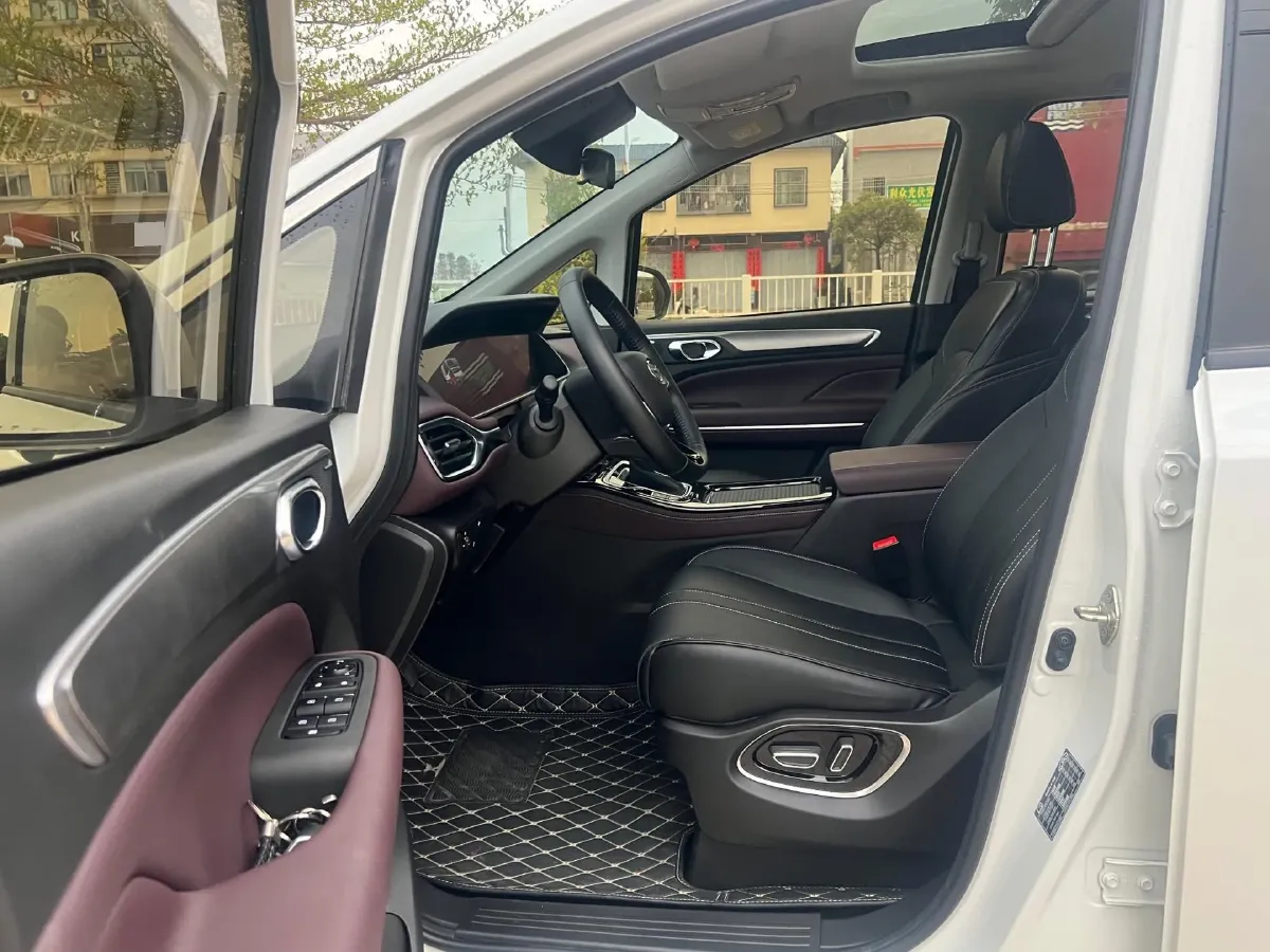 2023 GAC Trumpchi M6 1.5T 177HP L4 7DCT,autocango,china used car exporter,china ev exporter,chinese used car exporter,chinese used ev exporter