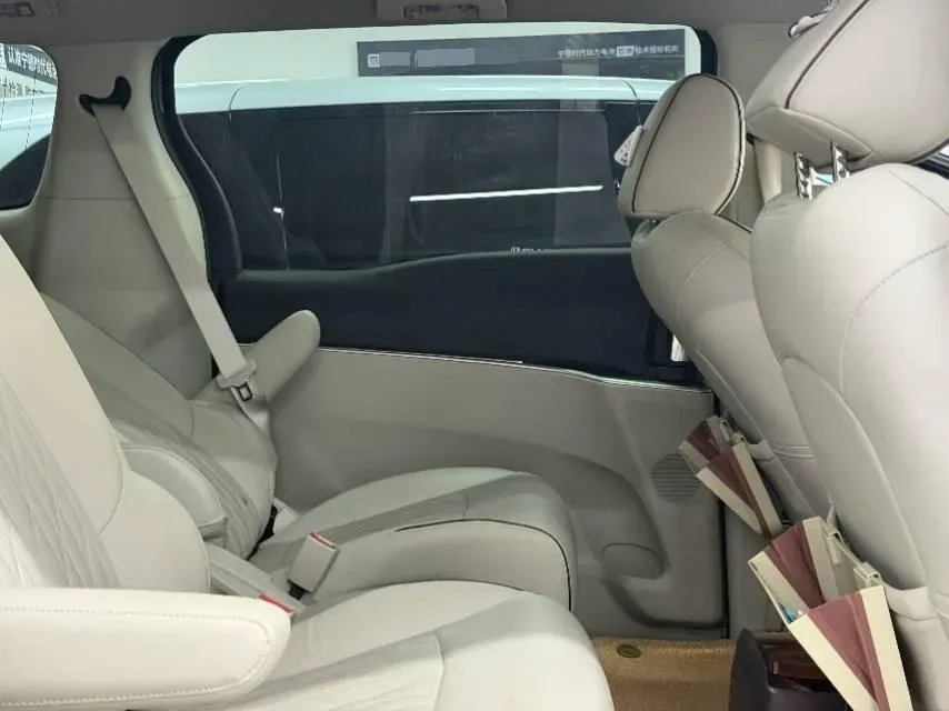 2021 Buick GL8 2.0T 237HP L4 9AT,autocango,china used car exporter,china ev exporter,chinese used car exporter,chinese used ev exporter