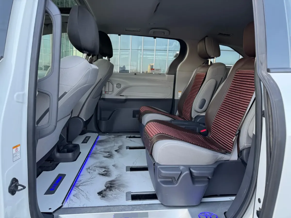 2024 Toyota Sienna 2.5L 189HP L4 E-CVT Hybrid,autocango,china used car exporter,china ev exporter,chinese used car exporter,chinese used ev exporter