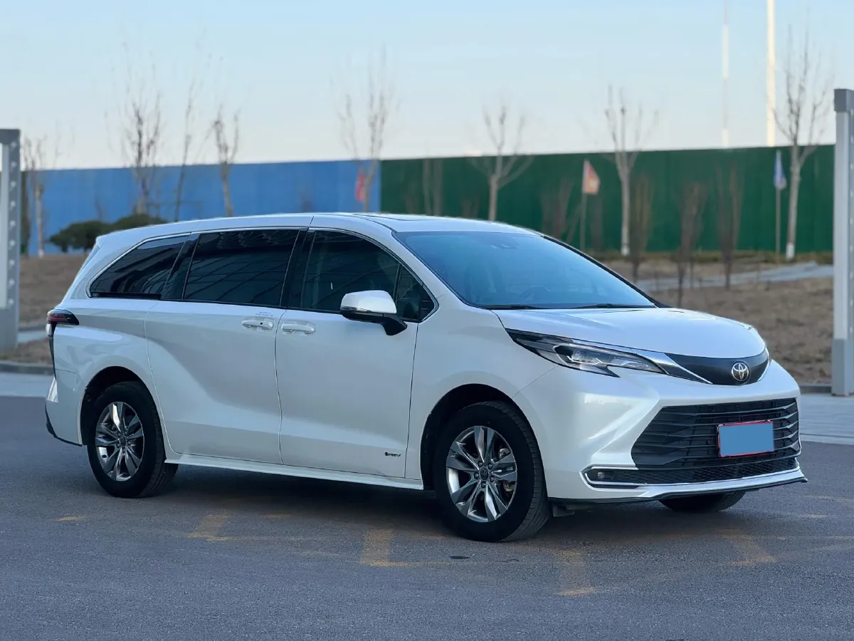 2024 Toyota Sienna 2.5L 189HP L4 E-CVT Hybrid,autocango,china used car exporter,china ev exporter,chinese used car exporter,chinese used ev exporter