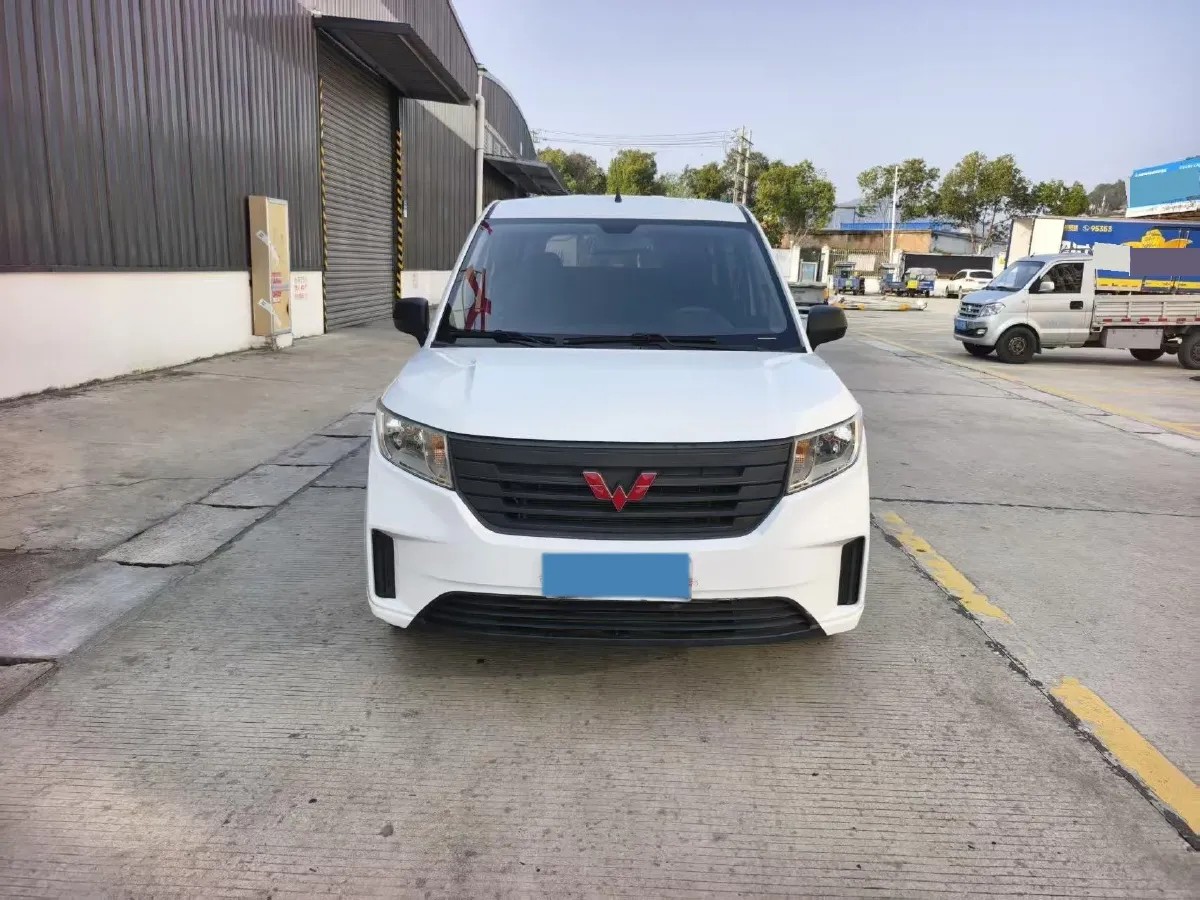 2019 Venucia M50V 1.5L 112HP L4 5MT,autocango,china used car exporter,china ev exporter,chinese used car exporter,chinese used ev exporter