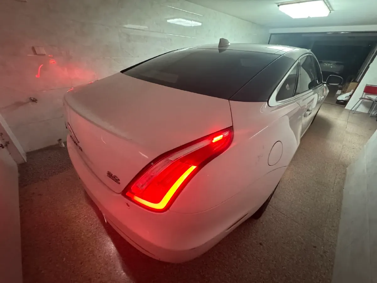 2016 Jaguar XJ 3.0T 340HP V6 8AT,autocango,china used car exporter,china ev exporter,chinese used car exporter,chinese used ev exporter