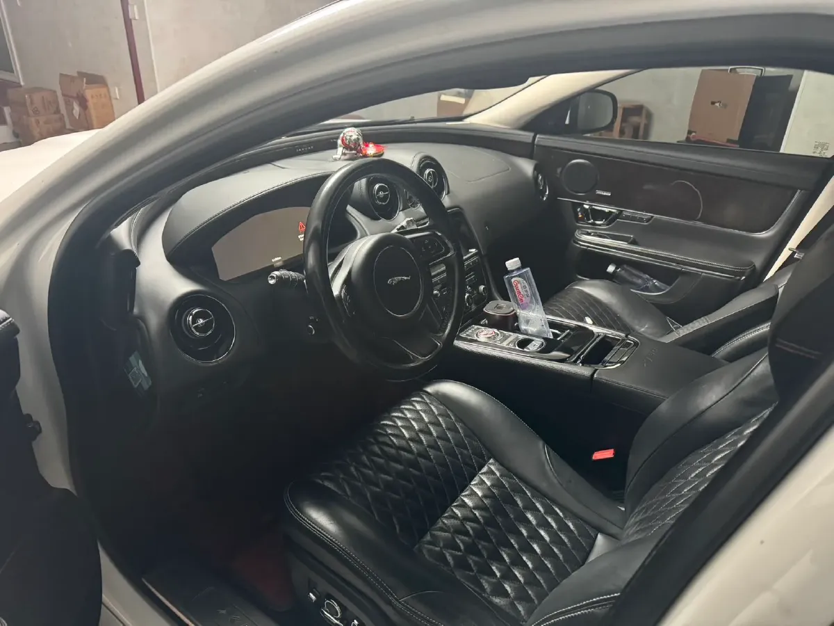 2016 Jaguar XJ 3.0T 340HP V6 8AT,autocango,china used car exporter,china ev exporter,chinese used car exporter,chinese used ev exporter