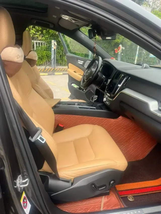 2019 Volvo XC60 2.0T 254HP L4 8AT,autocango,china used car exporter,china ev exporter,chinese used car exporter,chinese used ev exporter