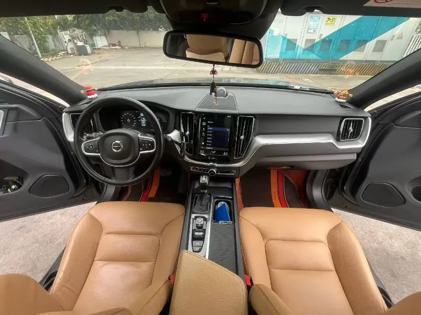 2019 Volvo XC60 2.0T 254HP L4 8AT,autocango,china used car exporter,china ev exporter,chinese used car exporter,chinese used ev exporter