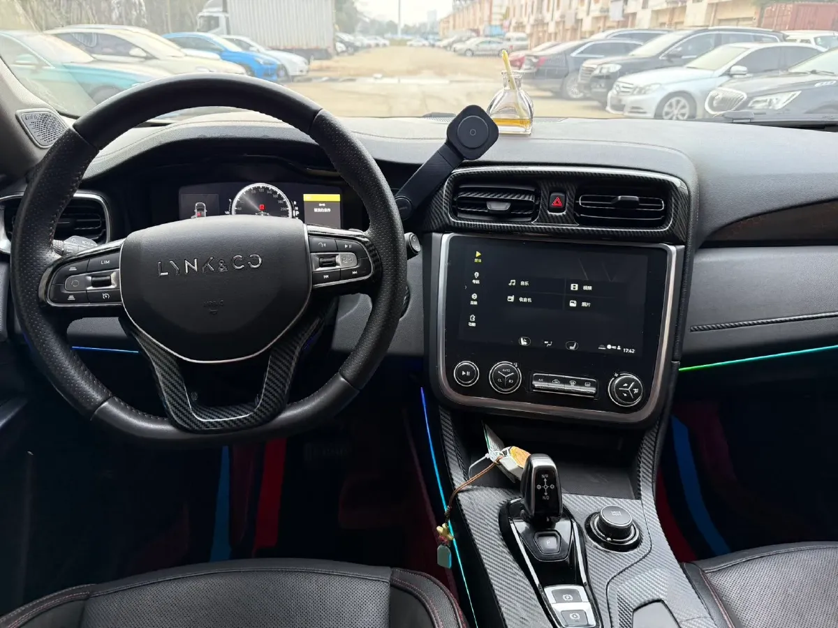 2017 LYNK&CO 01 2.0T 190HP L4 7DCT,autocango,china used car exporter,china ev exporter,chinese used car exporter,chinese used ev exporter