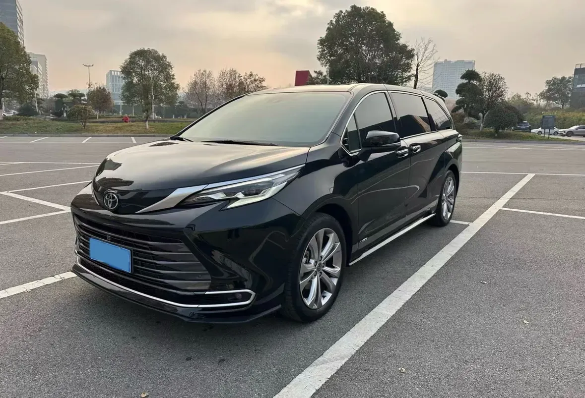 2023 Toyota Sienna 2.5L 189HP L4 E-CVT Hybrid,autocango,china used car exporter,china ev exporter,chinese used car exporter,chinese used ev exporter
