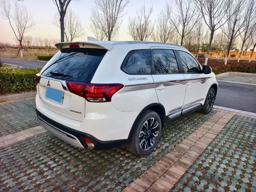 2020 Mitsubishi Outlander 2.0L 166HP L4 CVT,autocango,china used car exporter,china ev exporter,chinese used car exporter,chinese used ev exporter