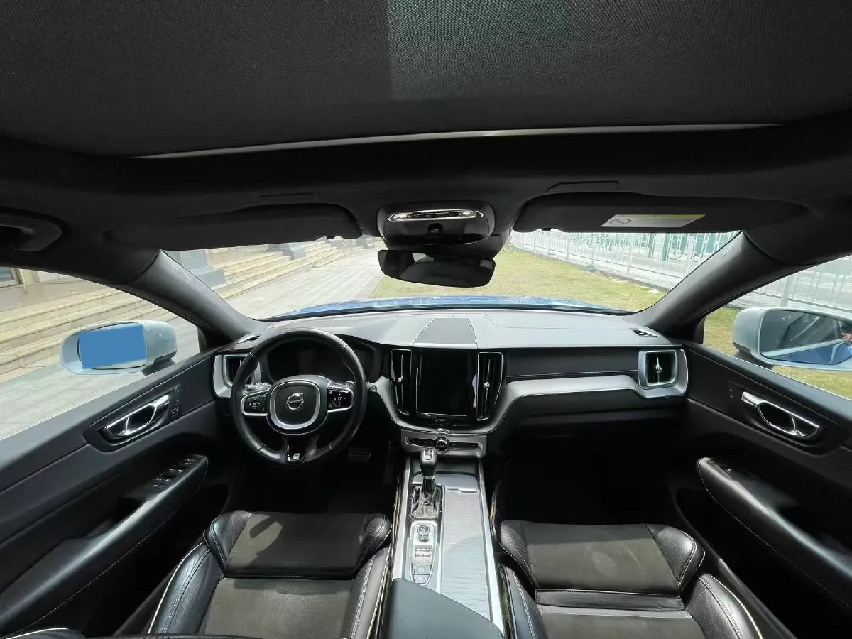 2018 Volvo XC60 2.0T 254HP L4 8AT,autocango,china used car exporter,china ev exporter,chinese used car exporter,chinese used ev exporter