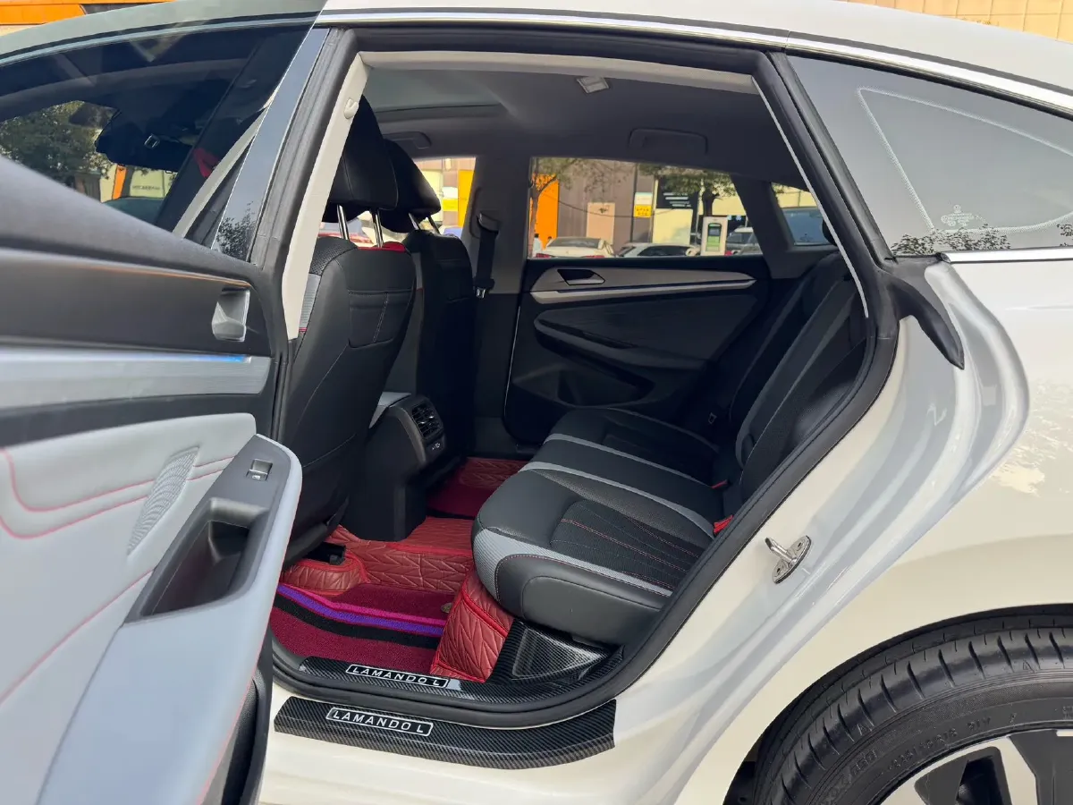 2022 Skoda Superb 2.0T 186HP L4 7DCT,autocango,china used car exporter,china ev exporter,chinese used car exporter,chinese used ev exporter