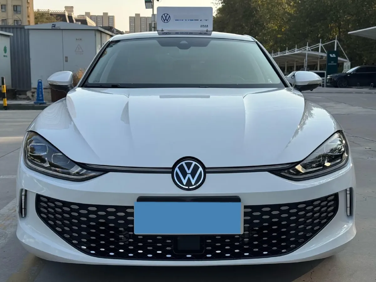 2022 Skoda Superb 2.0T 186HP L4 7DCT,autocango,china used car exporter,china ev exporter,chinese used car exporter,chinese used ev exporter