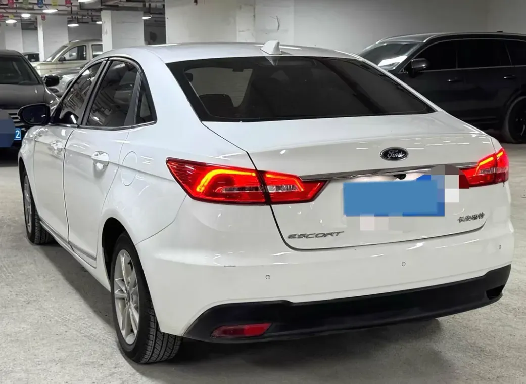2019 Ford Escort 1.5L 122HP L3 6AT,autocango,china used car exporter,china ev exporter,chinese used car exporter,chinese used ev exporter