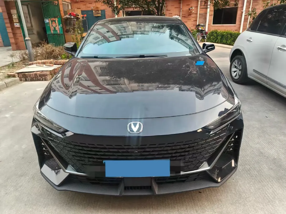 2023 ChangAn UNI-V 1.5T 188HP L4 7DCT,autocango,china used car exporter,china ev exporter,chinese used car exporter,chinese used ev exporter