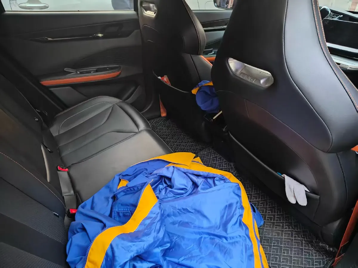 2023 ChangAn UNI-V 1.5T 188HP L4 7DCT,autocango,china used car exporter,china ev exporter,chinese used car exporter,chinese used ev exporter