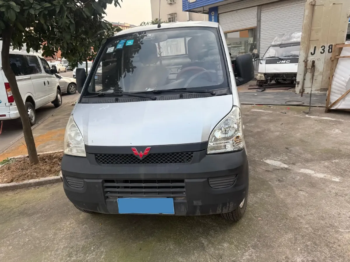 2015 WuLing RongGuang V 1.5L 112HP L4 5MT,autocango,china used car exporter,china ev exporter,chinese used car exporter,chinese used ev exporter