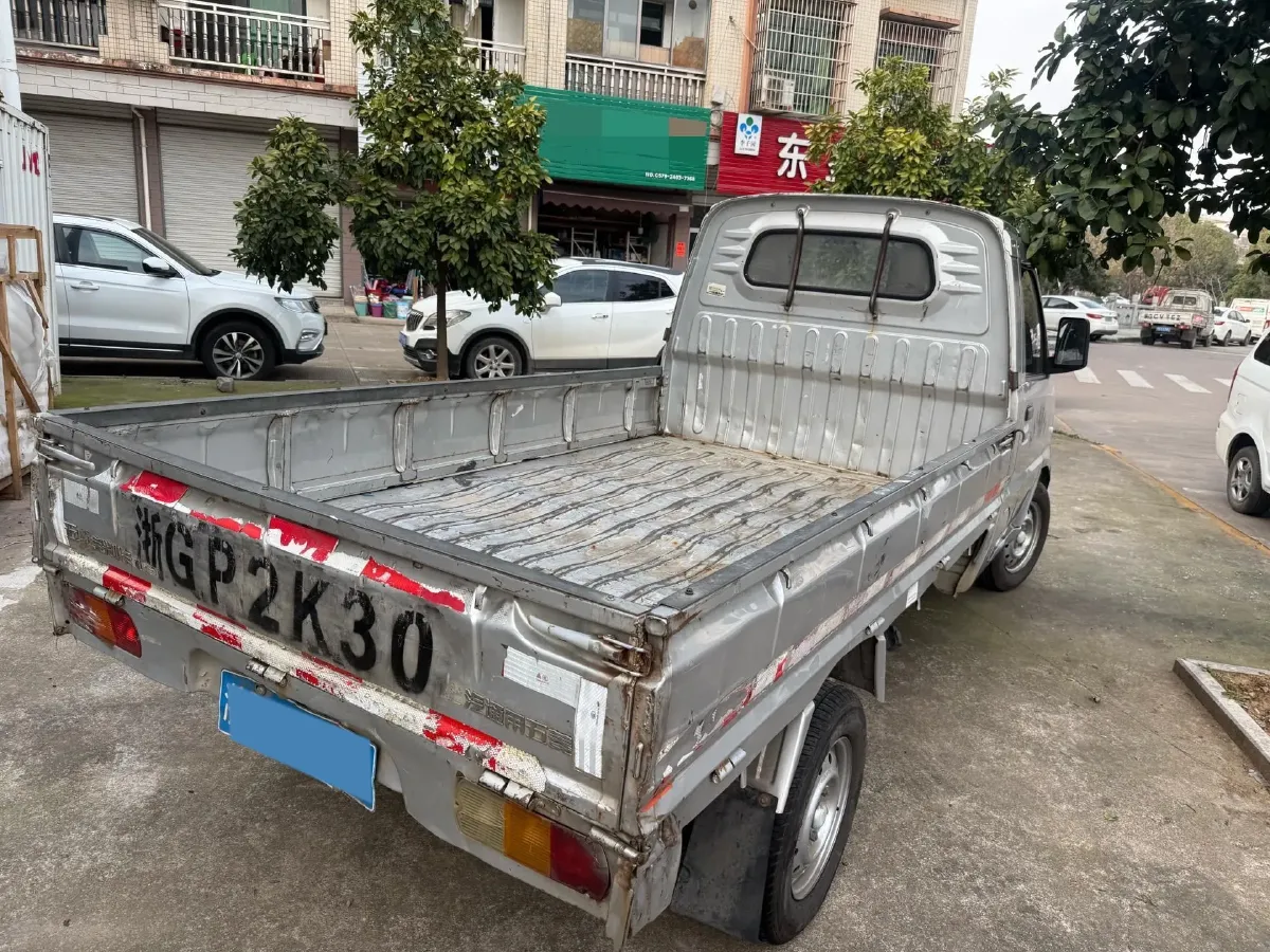 2015 WuLing RongGuang V 1.5L 112HP L4 5MT,autocango,china used car exporter,china ev exporter,chinese used car exporter,chinese used ev exporter