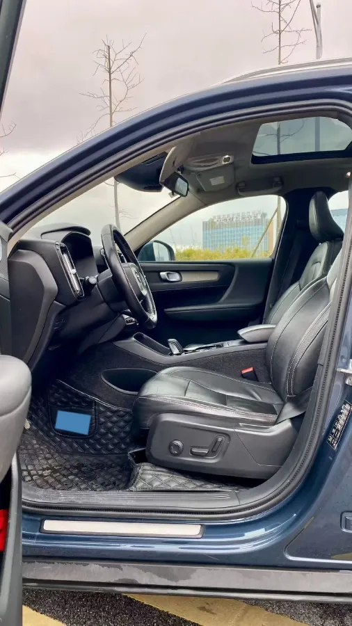 2020 Volvo XC40 1.5T 163HP L3 8AT,autocango,china used car exporter,china ev exporter,chinese used car exporter,chinese used ev exporter