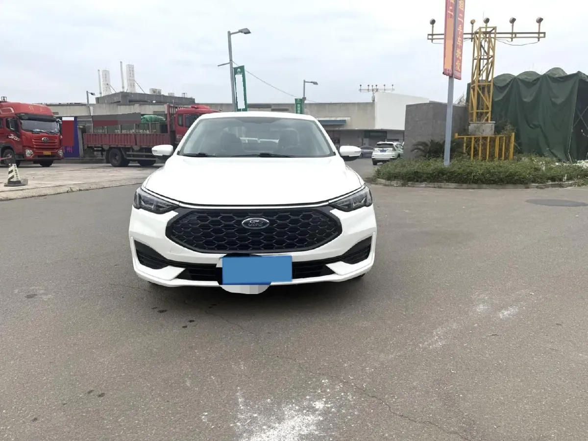 2021 Ford Escort 1.5L 122HP L3 6AT,autocango,china used car exporter,china ev exporter,chinese used car exporter,chinese used ev exporter
