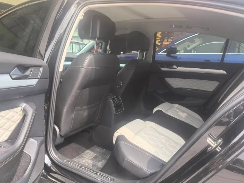2023 Volkswagen Magotan 2.0T 186HP L4 7DCT,autocango,china used car exporter,china ev exporter,chinese used car exporter,chinese used ev exporter