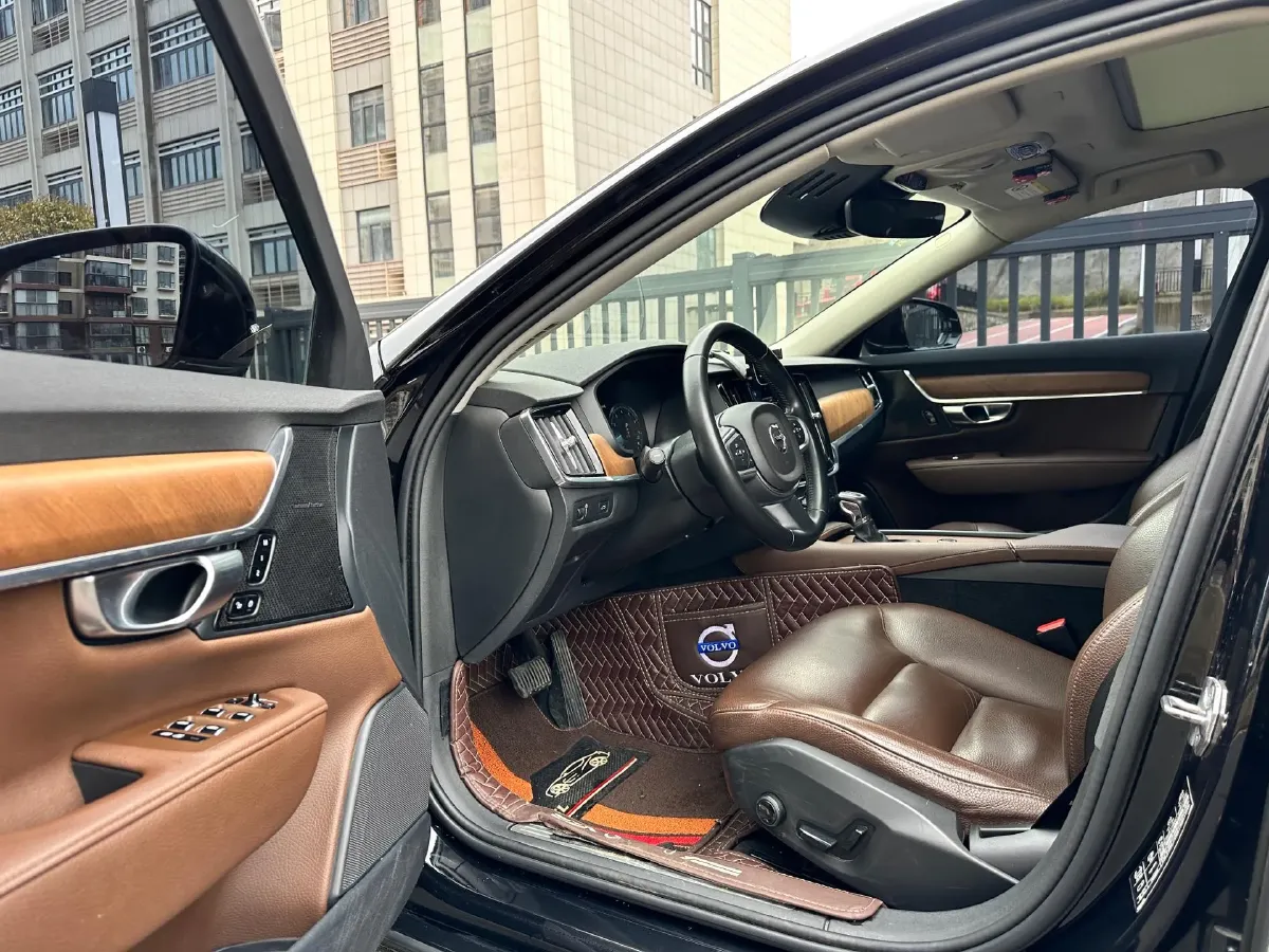 2019 Mercedes-Benz E Class 1.5T 184HP L4 9AT,autocango,china used car exporter,china ev exporter,chinese used car exporter,chinese used ev exporter