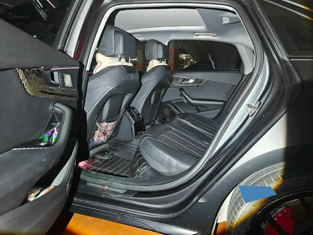 2020 Audi A4L 2.0T 190HP L4 7DCT,autocango,china used car exporter,china ev exporter,chinese used car exporter,chinese used ev exporter