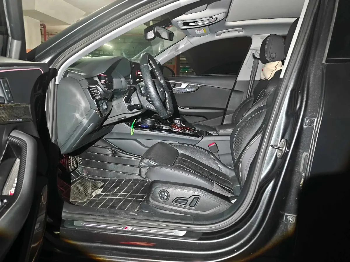 2020 Audi A4L 2.0T 190HP L4 7DCT,autocango,china used car exporter,china ev exporter,chinese used car exporter,chinese used ev exporter