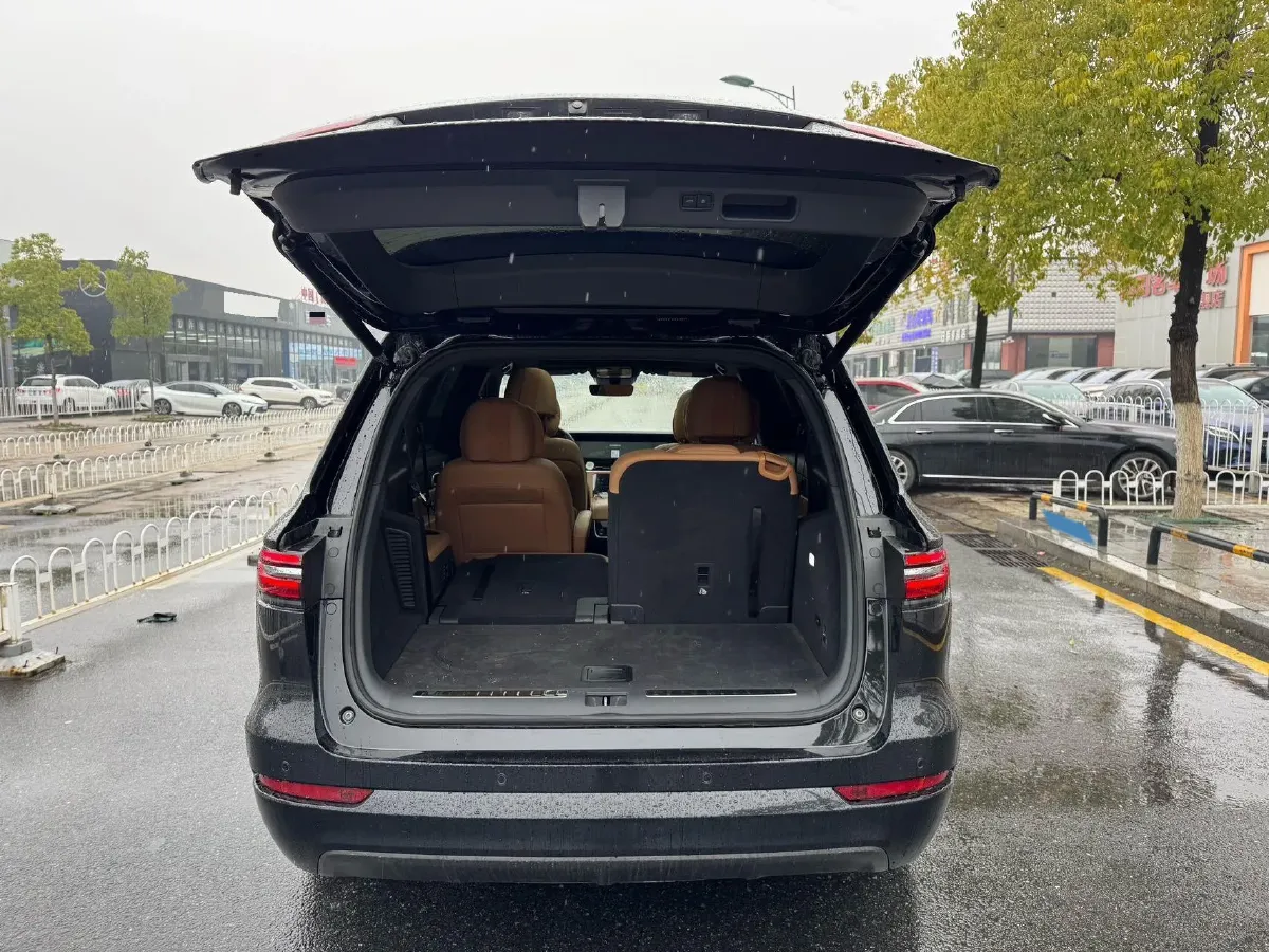 2021 Li ONE Range Extended 131HP REEV 40.5KWH,autocango,china used car exporter,china ev exporter,chinese used car exporter,chinese used ev exporter