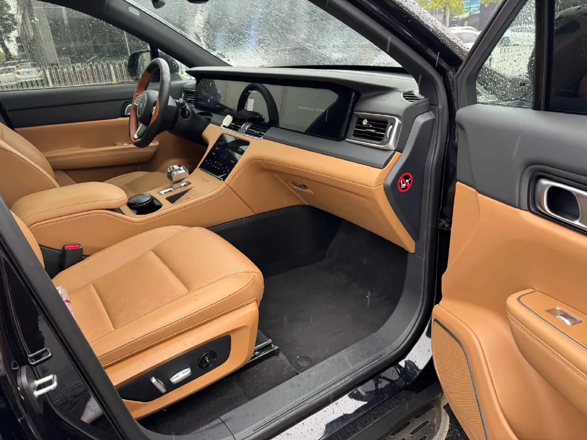 2021 Li ONE Range Extended 131HP REEV 40.5KWH,autocango,china used car exporter,china ev exporter,chinese used car exporter,chinese used ev exporter