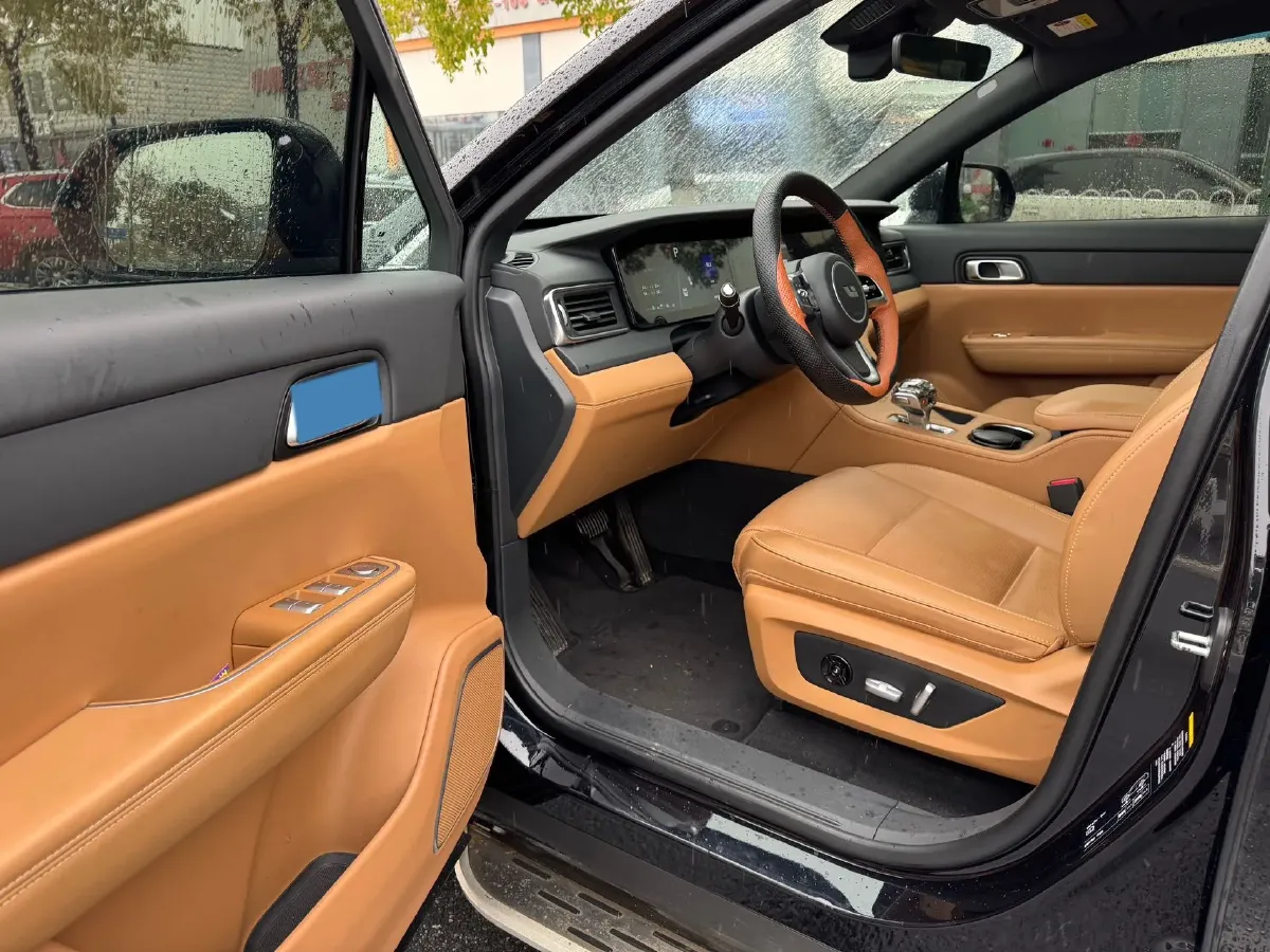 2021 Li ONE Range Extended 131HP REEV 40.5KWH,autocango,china used car exporter,china ev exporter,chinese used car exporter,chinese used ev exporter