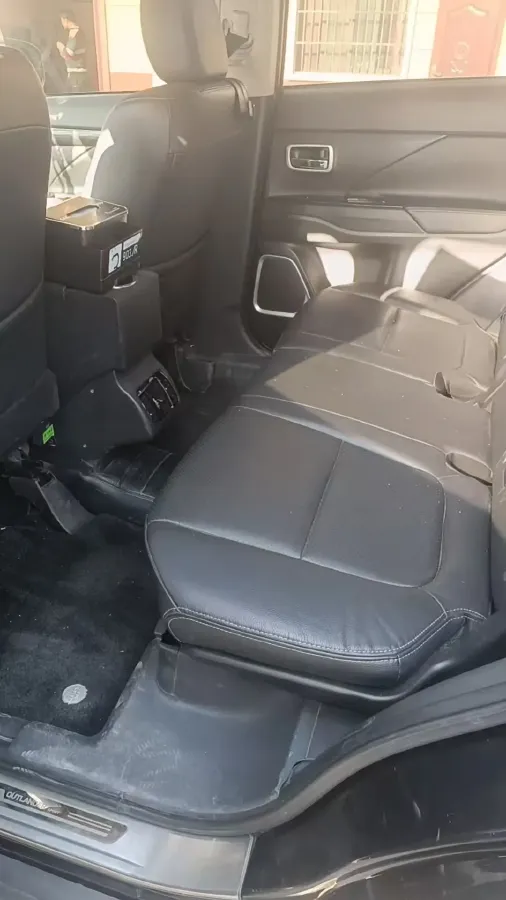 2018 Mitsubishi Outlander 2.4L 192HP L4 CVT,autocango,china used car exporter,china ev exporter,chinese used car exporter,chinese used ev exporter