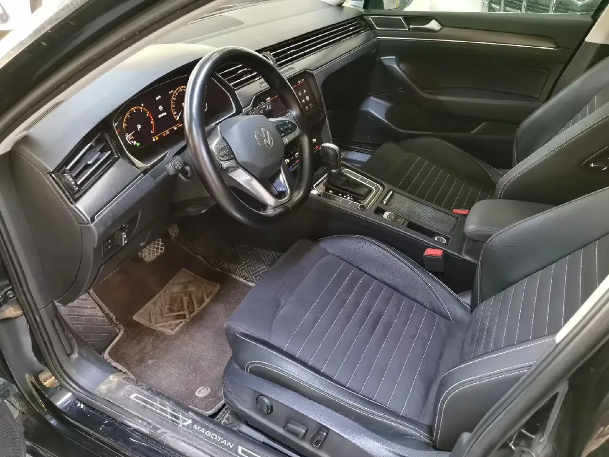 2020 Volkswagen Magotan 2.0T 220HP L4 7DCT,autocango,china used car exporter,china ev exporter,chinese used car exporter,chinese used ev exporter