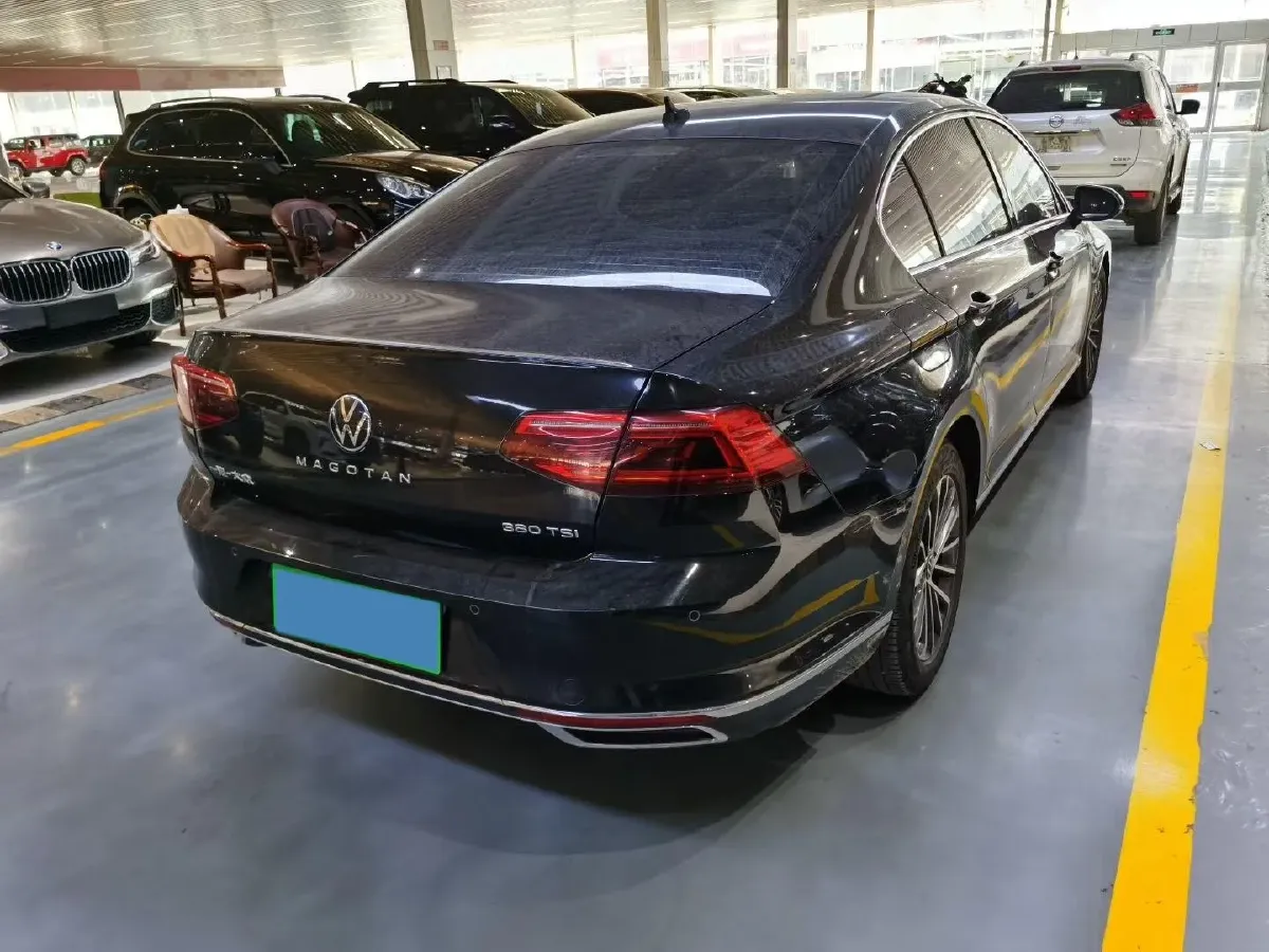 2020 Volkswagen Magotan 2.0T 220HP L4 7DCT,autocango,china used car exporter,china ev exporter,chinese used car exporter,chinese used ev exporter