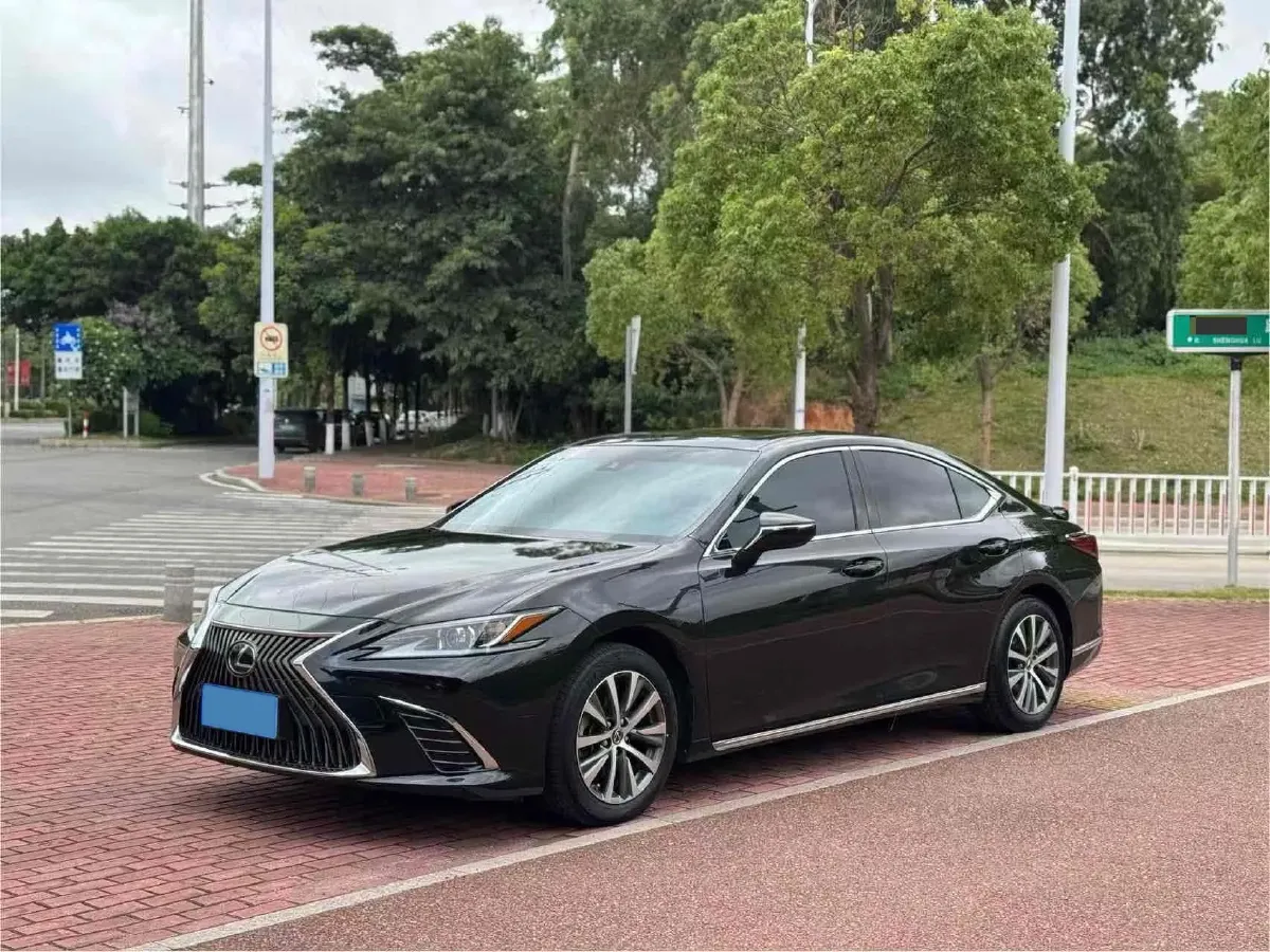 2020 Lexus ES 2.0L 173HP L4 CVT,autocango,china used car exporter,china ev exporter,chinese used car exporter,chinese used ev exporter