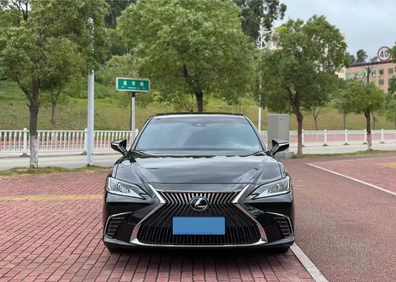 2020 Lexus ES 2.0L 173HP L4 CVT,autocango,china used car exporter,china ev exporter,chinese used car exporter,chinese used ev exporter