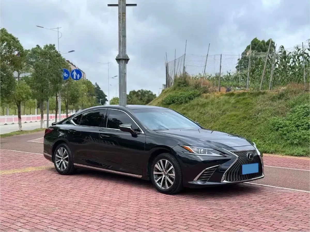 2020 Lexus ES 2.0L 173HP L4 CVT,autocango,china used car exporter,china ev exporter,chinese used car exporter,chinese used ev exporter