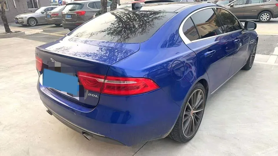 2018 Volkswagen Tiguan L 2.0T 220HP L4 7DCT,autocango,china used car exporter,china ev exporter,chinese used car exporter,chinese used ev exporter