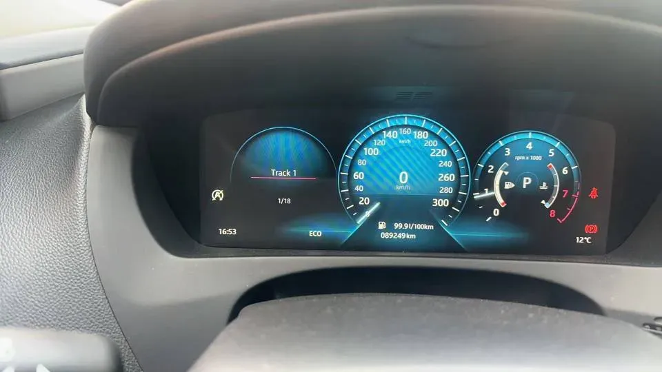 2018 Volkswagen Tiguan L 2.0T 220HP L4 7DCT,autocango,china used car exporter,china ev exporter,chinese used car exporter,chinese used ev exporter