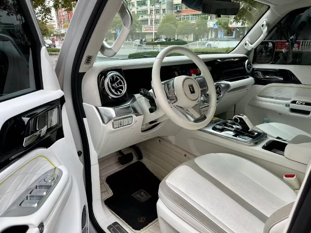 2021 Cyberspace 300 2.0T 227HP L4 8AT,autocango,china used car exporter,china ev exporter,chinese used car exporter,chinese used ev exporter