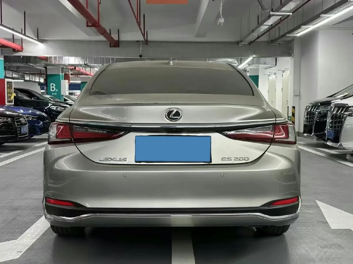 2023 Lexus ES 2.0L 173HP L4 CVT,autocango,china used car exporter,china ev exporter,chinese used car exporter,chinese used ev exporter